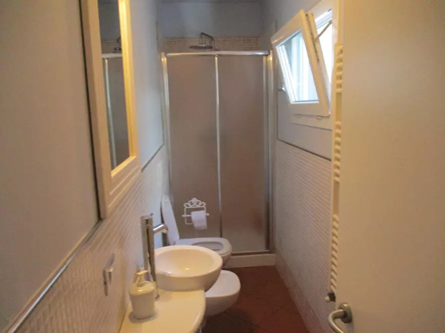 Immagine 23 di Appartamento in affitto  a Viareggio