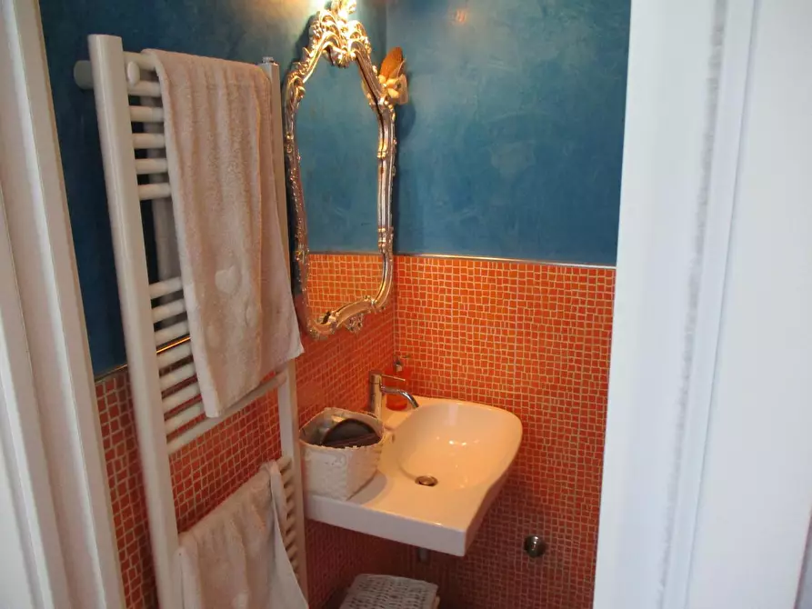 Immagine 12 di Appartamento in affitto  a Viareggio