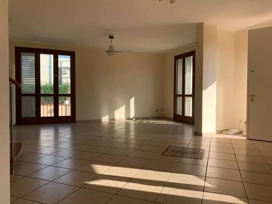 Immagine 2 di Casa bifamiliare in vendita  a San Giuliano Terme