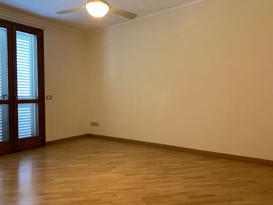 Immagine 10 di Casa bifamiliare in vendita  a San Giuliano Terme