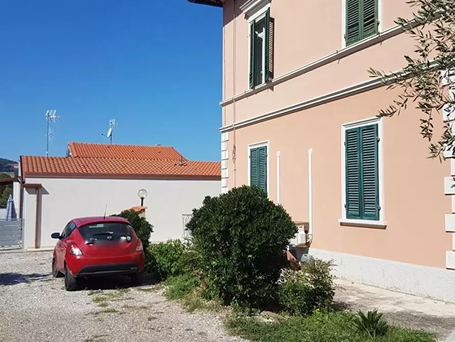 Immagine 1 di Casa bifamiliare in affitto  a San Giuliano Terme