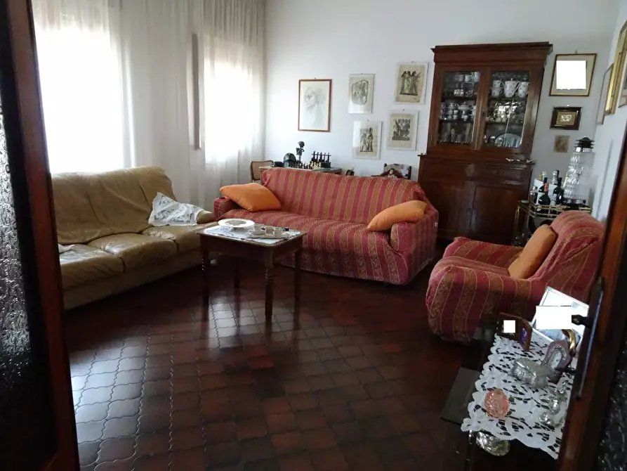 Immagine 7 di Villa in vendita  a Buti