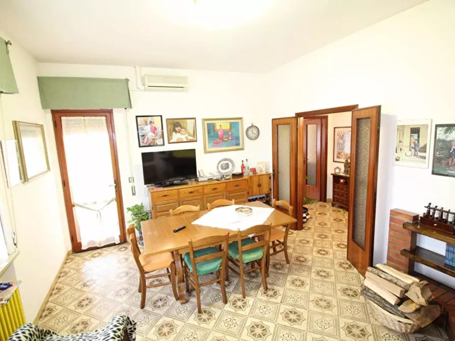 Immagine 9 di Villa in vendita  a Buti