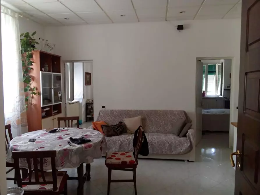 Immagine 2 di Appartamento in vendita  a Carrara