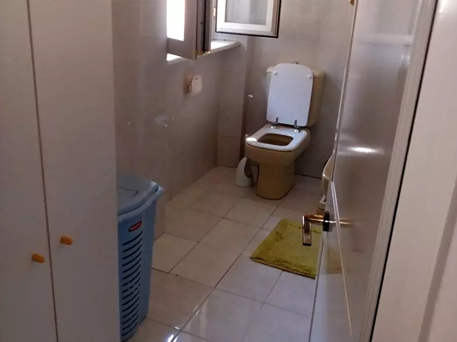 Immagine 12 di Appartamento in vendita  a Carrara