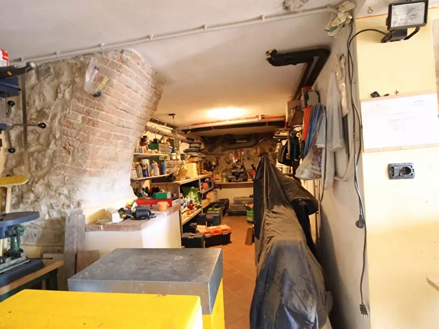 Immagine 23 di Villa in vendita  a Lucca