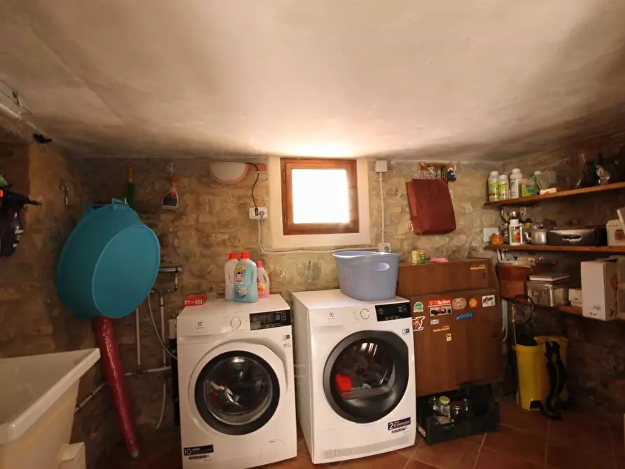 Immagine 25 di Villa in vendita  a Lucca