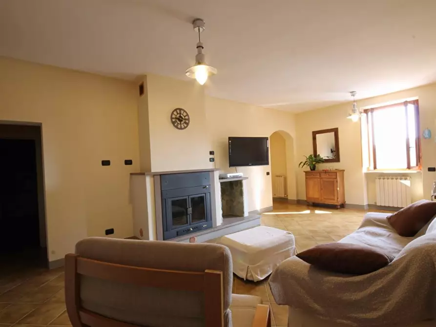 Immagine 6 di Villa in vendita  a Lucca