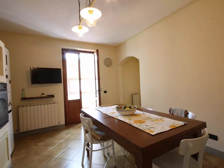 Immagine 9 di Villa in vendita  a Lucca