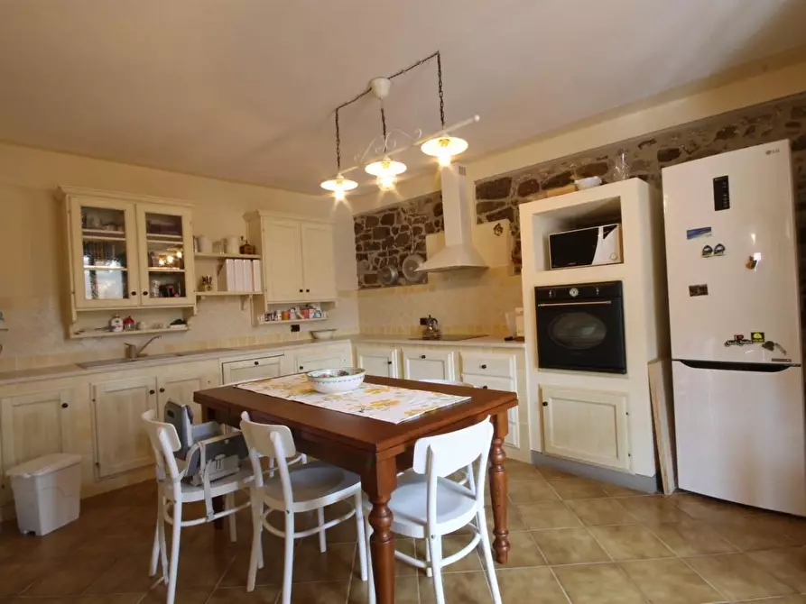 Immagine 8 di Villa in vendita  a Lucca