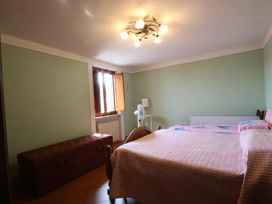 Immagine 16 di Villa in vendita  a Lucca