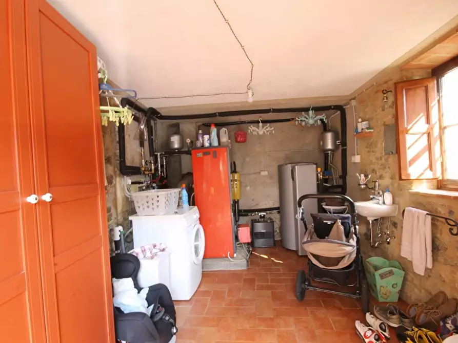 Immagine 21 di Villa in vendita  a Lucca