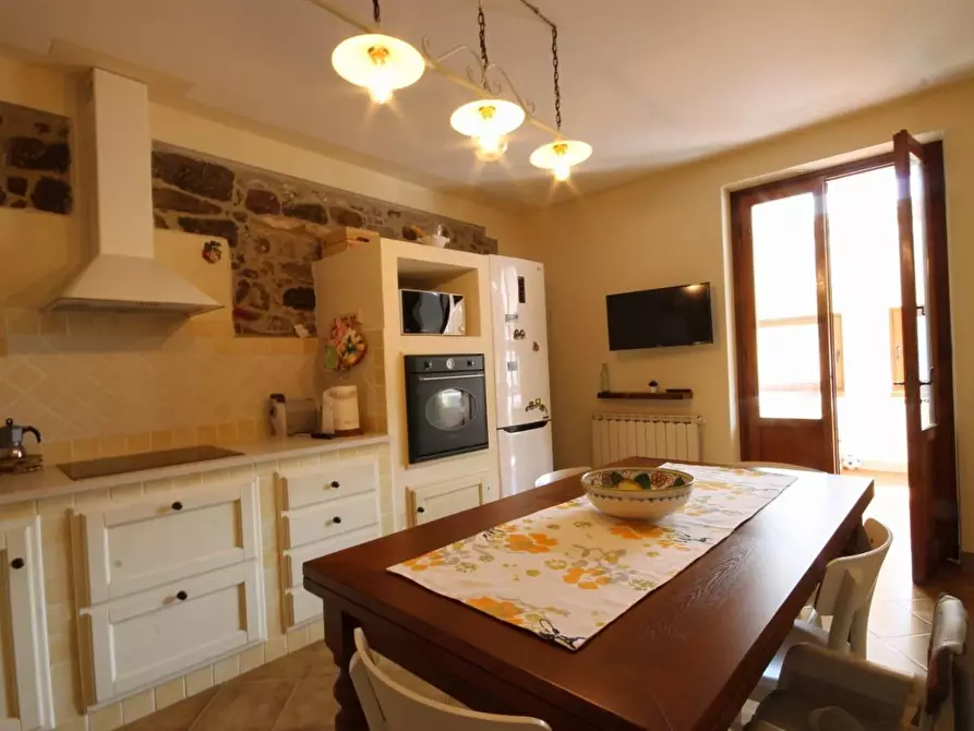 Immagine 10 di Villa in vendita  a Lucca