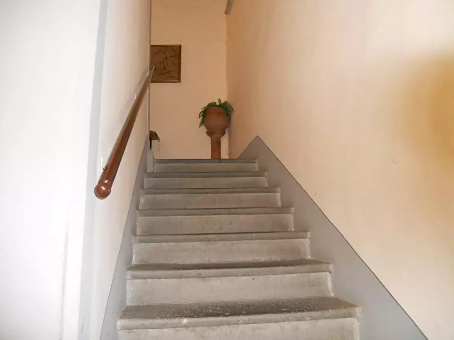 Immagine 11 di Appartamento in vendita  a Barga