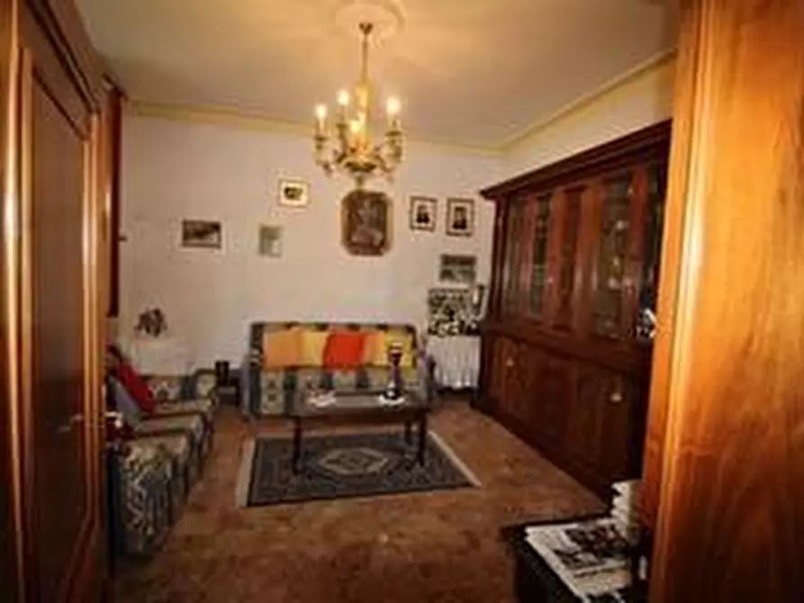 Immagine 3 di Villa in vendita  a Murlo