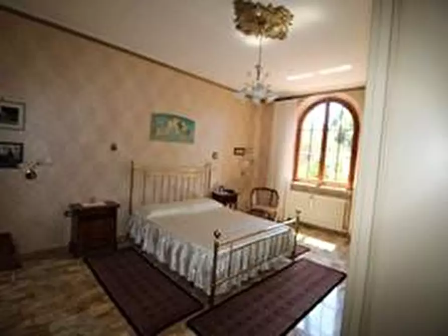 Immagine 8 di Villa in vendita  a Murlo