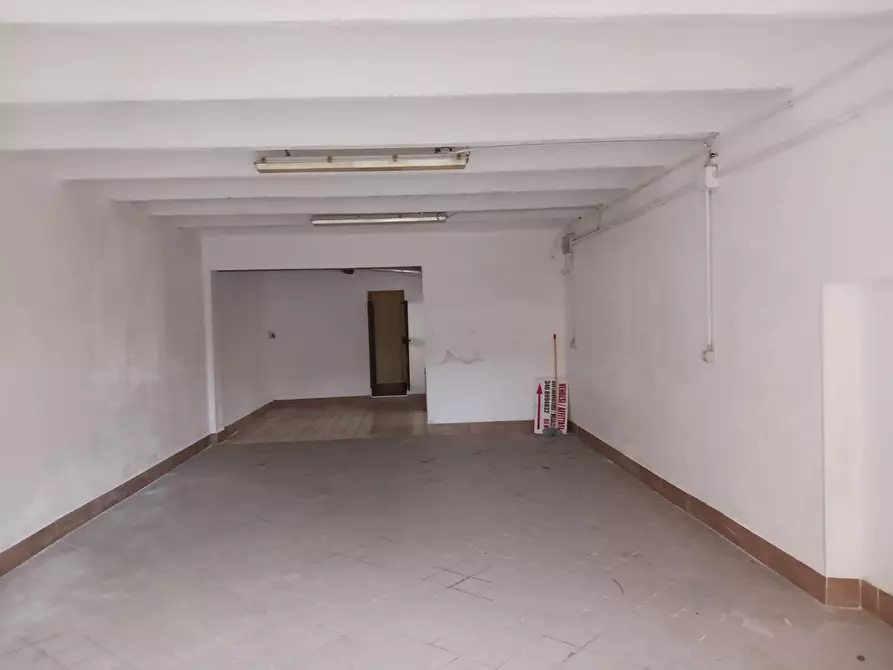 Immagine 2 di Laboratorio in affitto  a Santa Croce Sull'arno