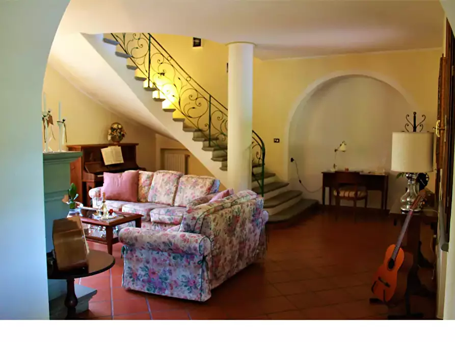 Immagine 1 di Rustico / casale in affitto  a Santa Maria A Monte