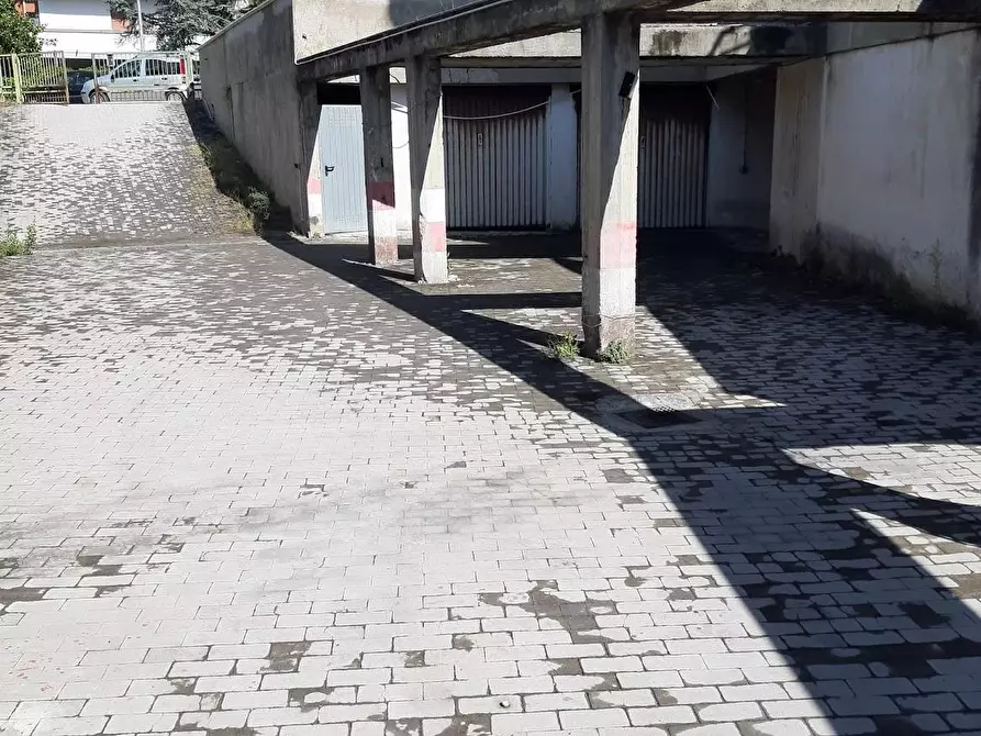 Immagine 3 di Garage in vendita  a Pisa