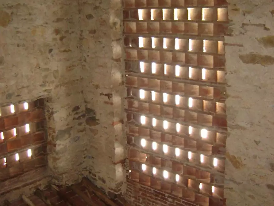 Immagine 6 di Deposito in vendita  a Capannori