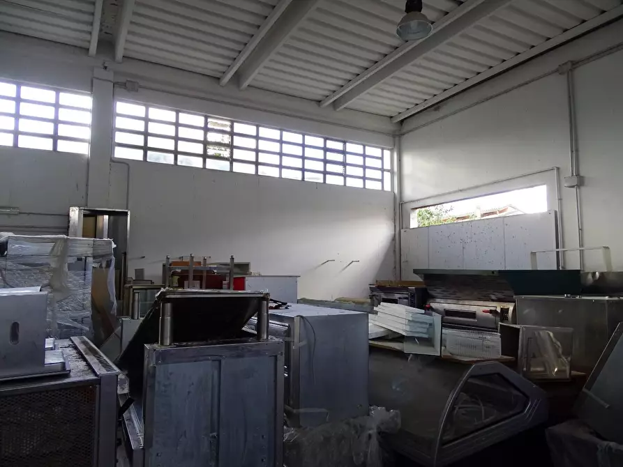 Immagine 2 di Attività artigianale in vendita  a San Miniato