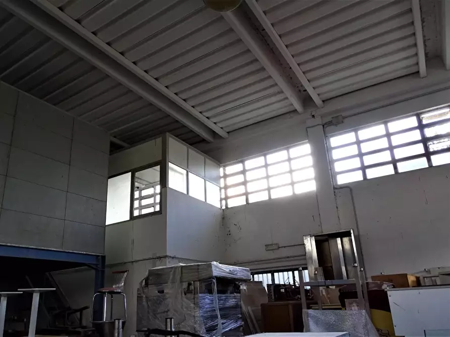 Immagine 1 di Attività artigianale in vendita  a San Miniato