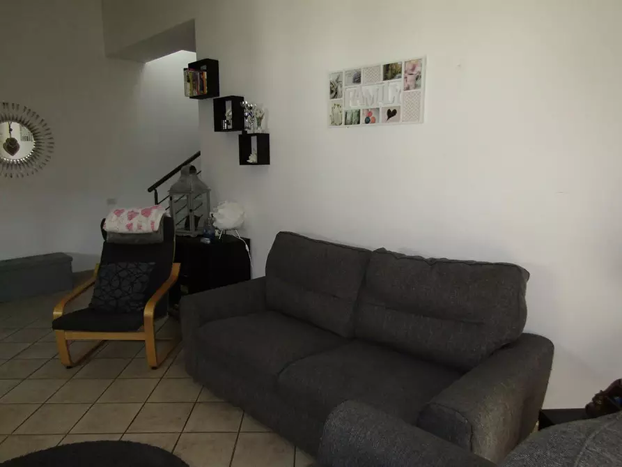 Immagine 5 di Appartamento in vendita  a Carrara