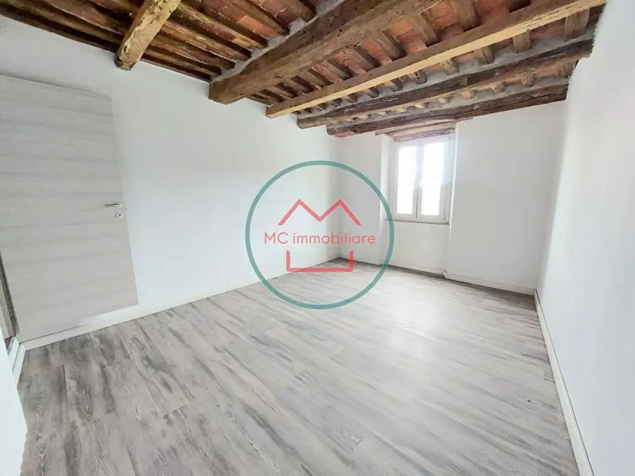 Immagine 14 di Casa semindipendente in vendita  a Massa E Cozzile