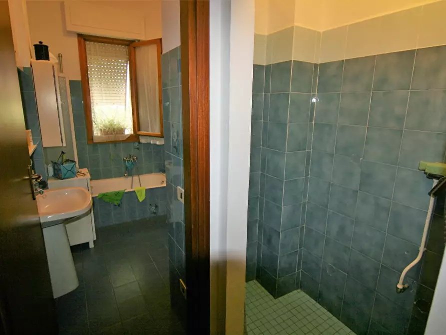 Immagine 6 di Appartamento in vendita  a Carrara