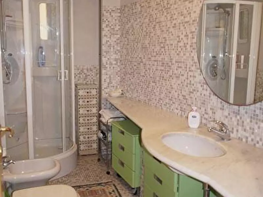 Immagine 35 di Villa in vendita  a Massa