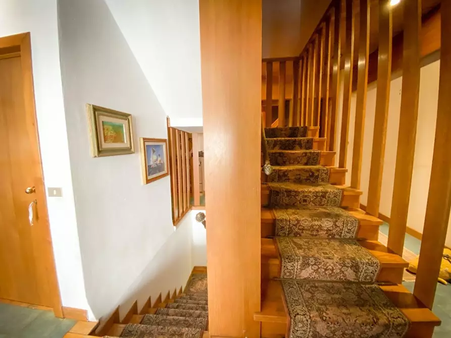 Immagine 15 di Villa in vendita  a Castelfranco Di Sotto