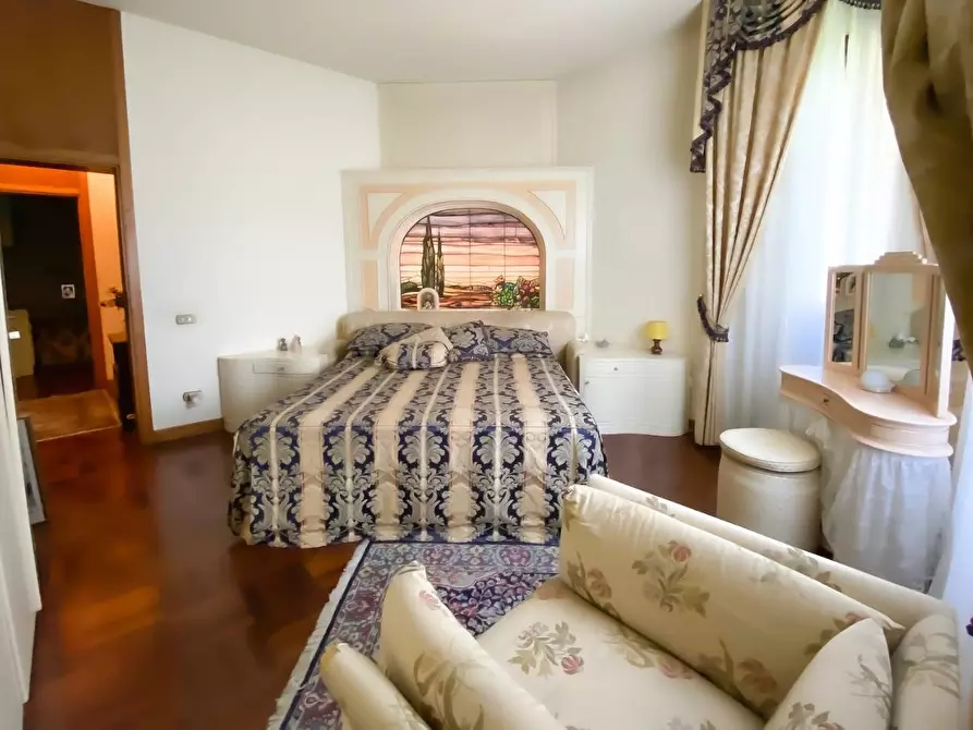 Immagine 10 di Villa in vendita  a Castelfranco Di Sotto