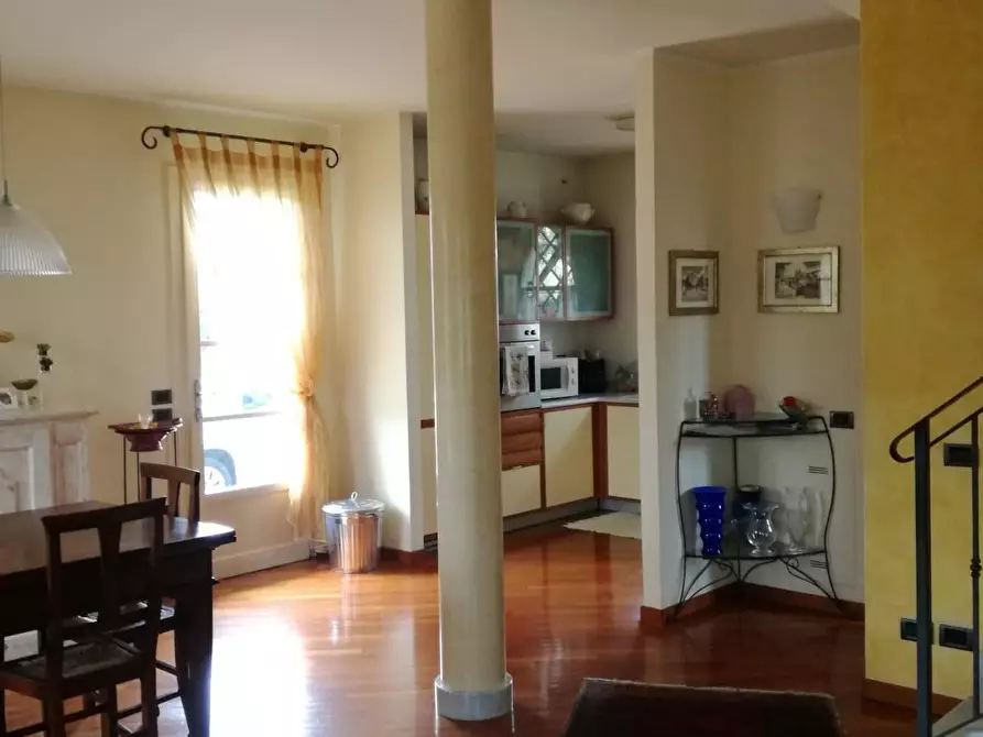 Immagine 13 di Casa indipendente in vendita  a Montignoso