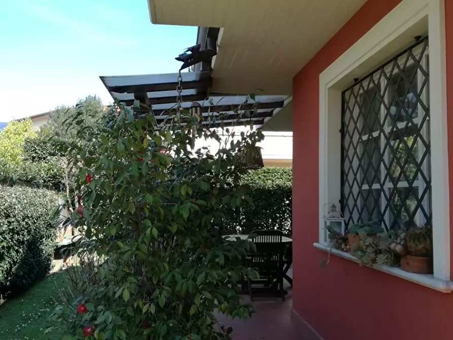 Immagine 7 di Casa indipendente in vendita  a Montignoso