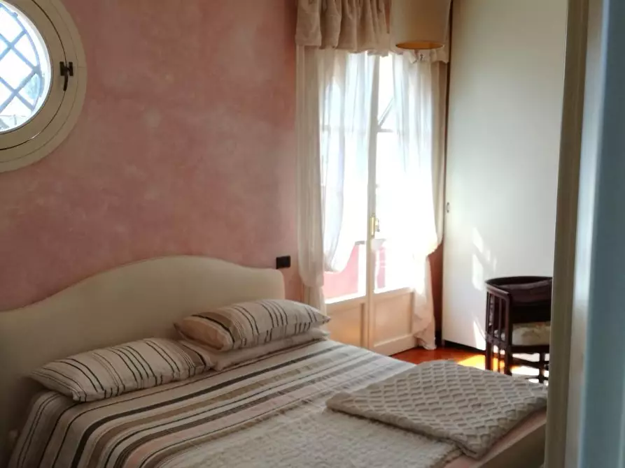 Immagine 4 di Casa indipendente in vendita  a Montignoso