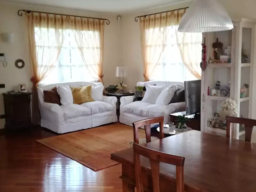 Immagine 12 di Casa indipendente in vendita  a Montignoso