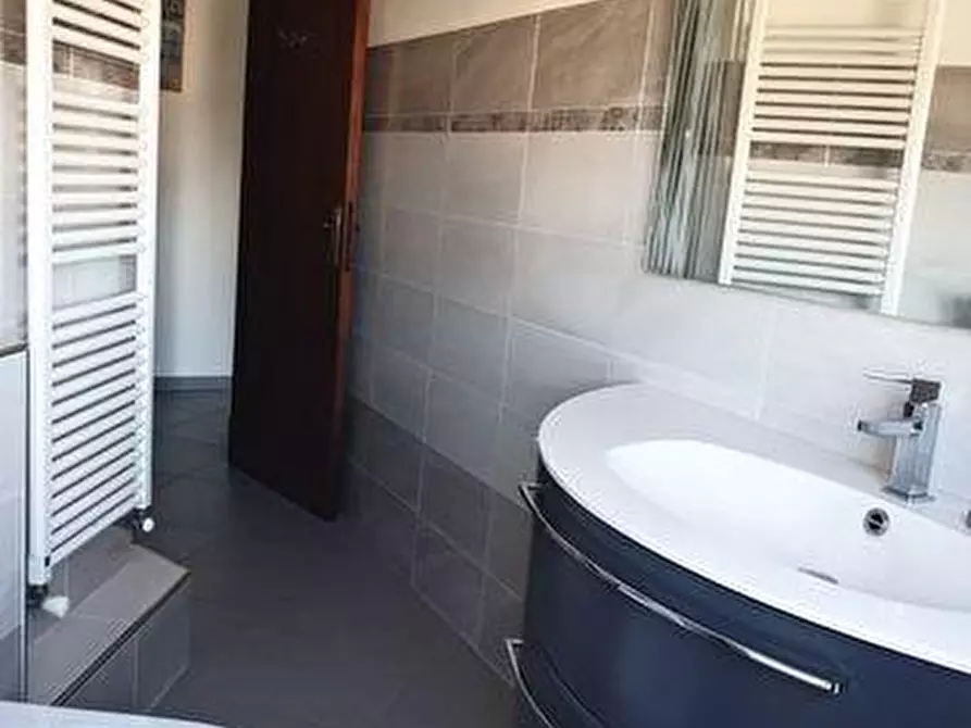 Immagine 12 di Appartamento in vendita  a Empoli