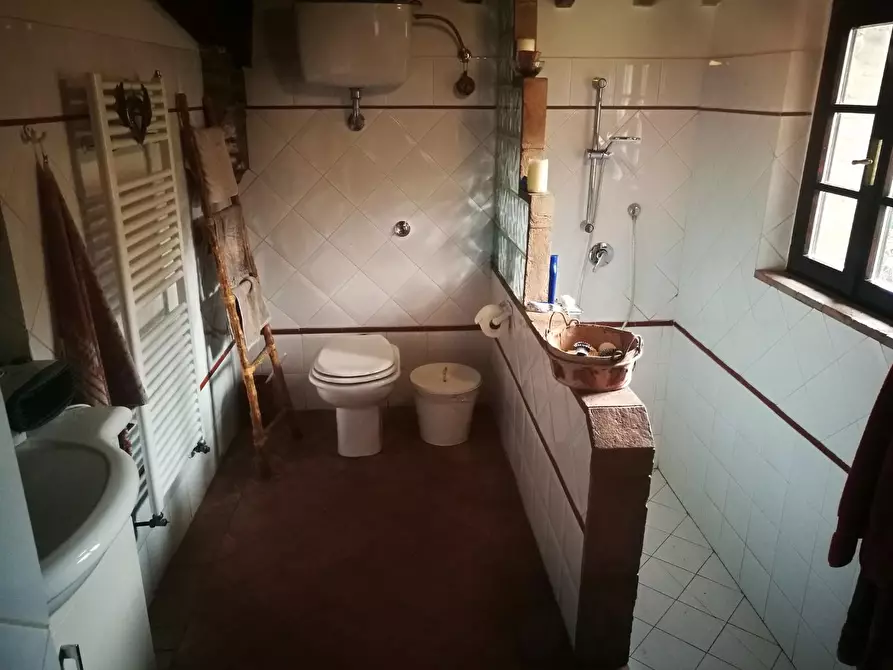 Immagine 35 di Casa colonica in vendita  a Volterra