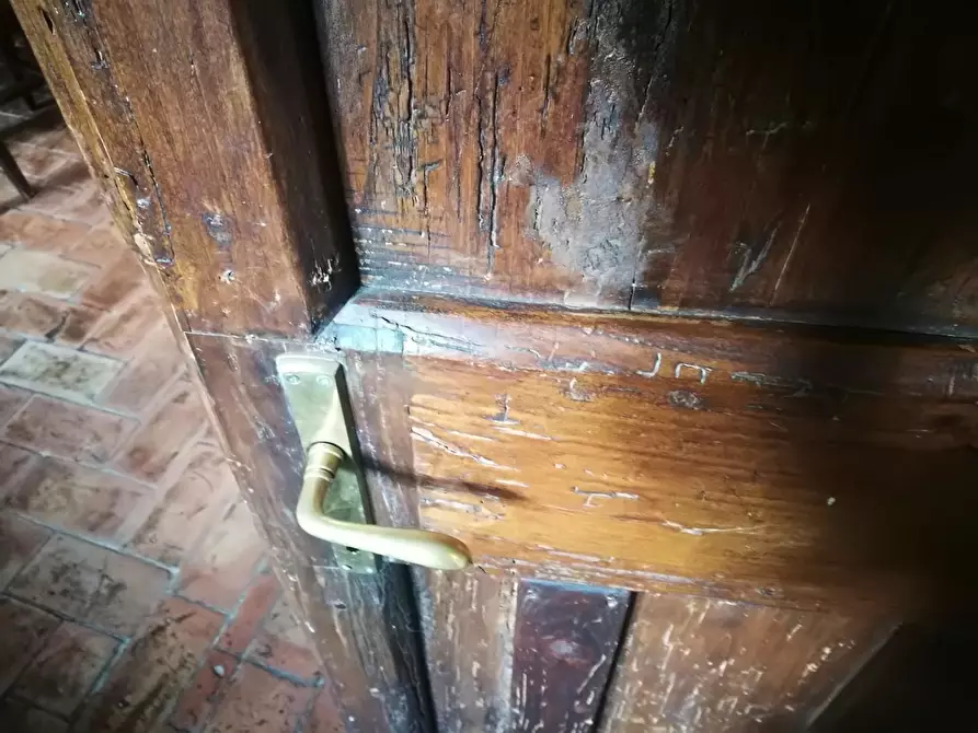 Immagine 38 di Casa colonica in vendita  a Volterra