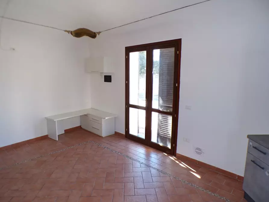 Immagine 15 di Appartamento in affitto  a Cascina