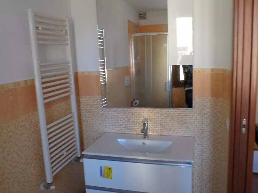 Immagine 12 di Appartamento in affitto  a Cascina