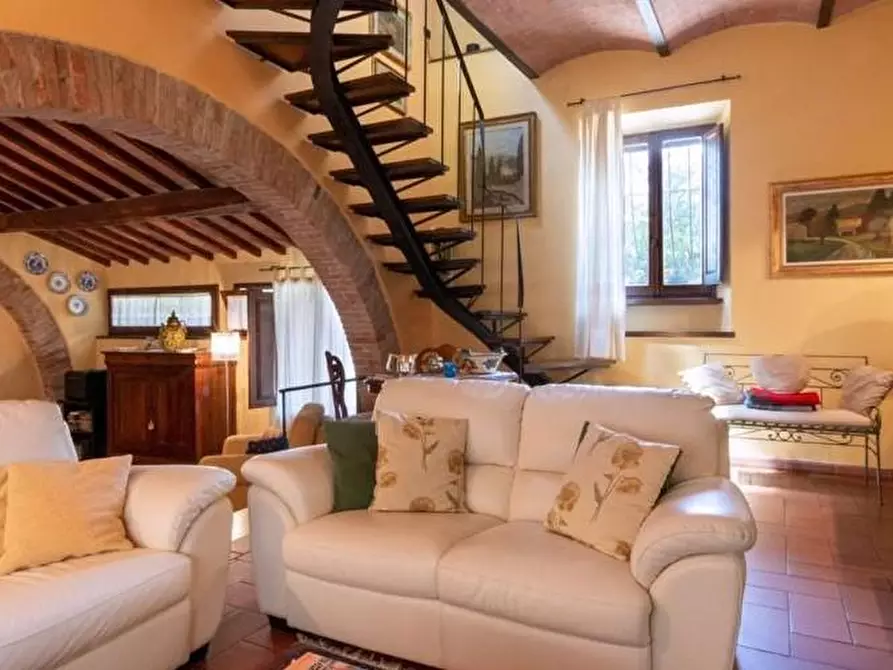 Immagine 4 di Porzione di casa in vendita  a Sovicille