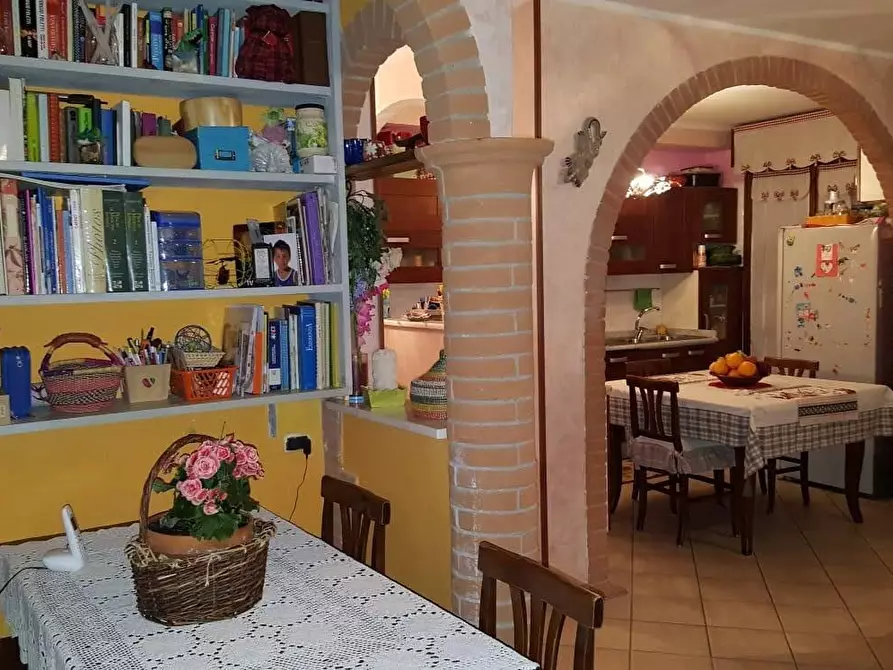 Immagine 3 di Appartamento in vendita  a Massa