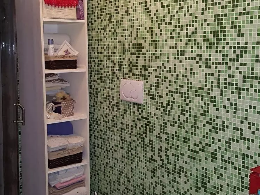 Immagine 21 di Appartamento in vendita  a Massa