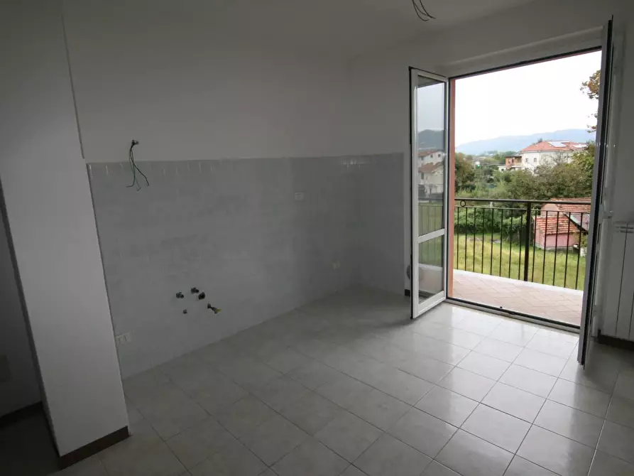Immagine 3 di Appartamento in vendita  a Ameglia