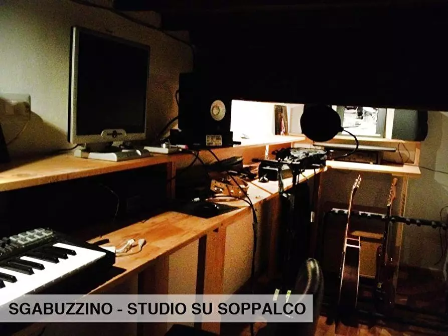 Immagine 3 di Appartamento in vendita  a Livorno