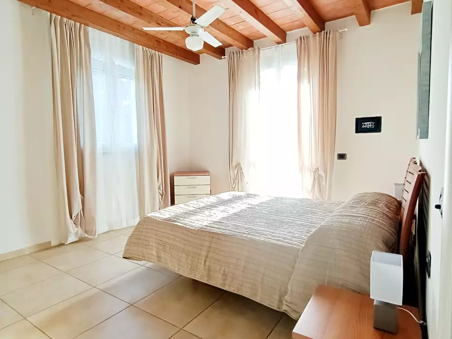 Immagine 4 di Casa bifamiliare in affitto  a Massa