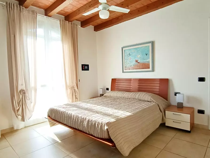 Immagine 5 di Casa bifamiliare in affitto  a Massa