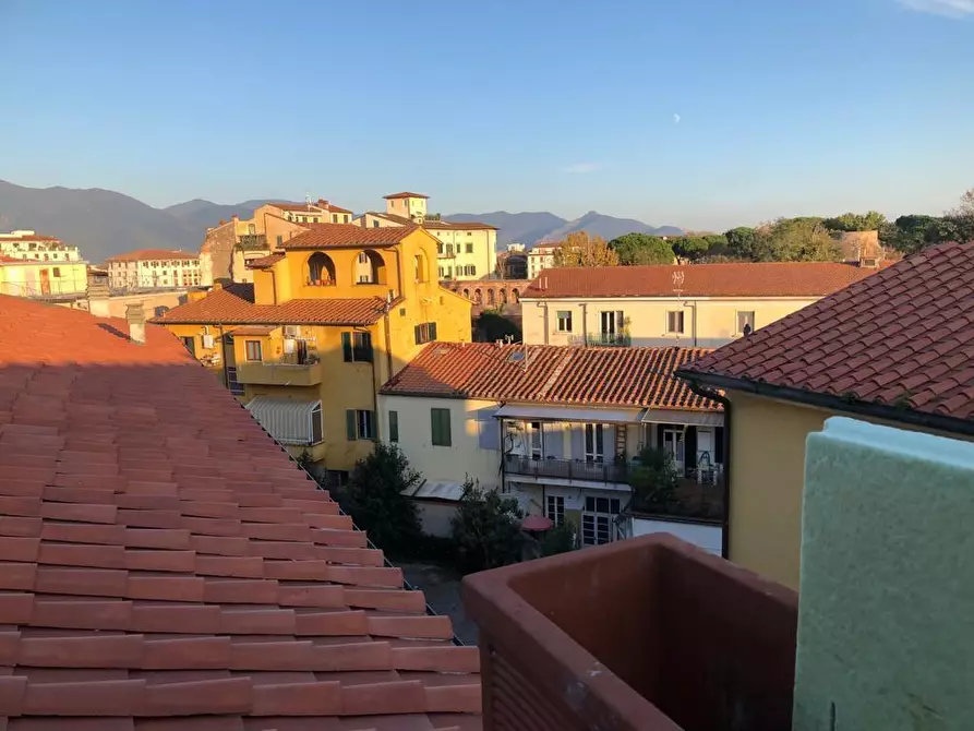 Immagine 11 di Appartamento in vendita  a Pisa