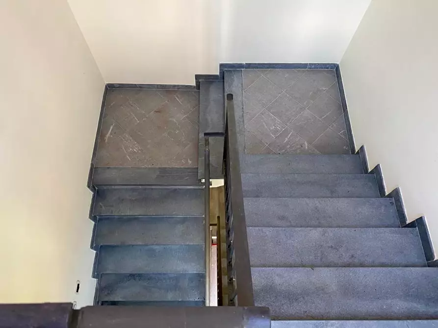 Immagine 14 di Mansarda in vendita  a San Giuliano Terme